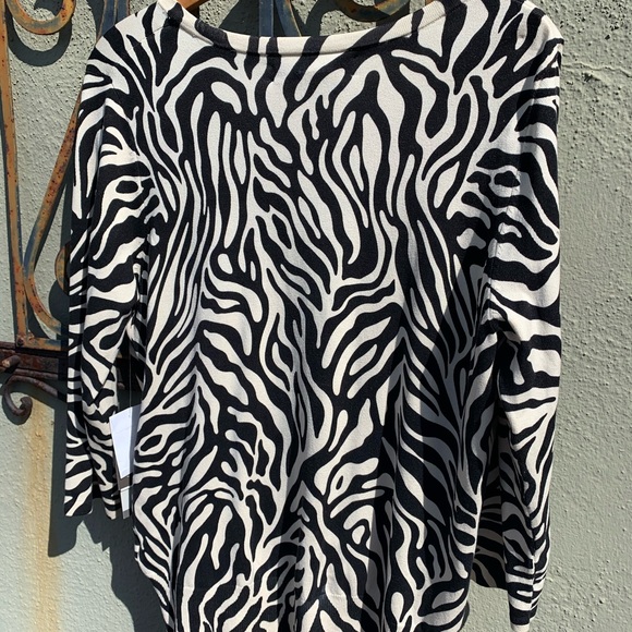 NWT Josephine Chaus Zebra Sweater - Picture 2 of 8